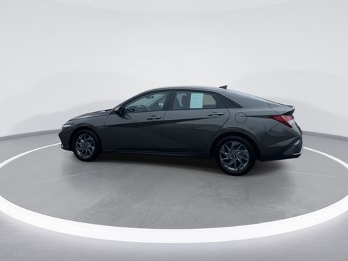 Certified 2024 Hyundai Elantra SEL image 4