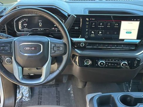 Used 2024 GMC Sierra 1500 SLT image 9