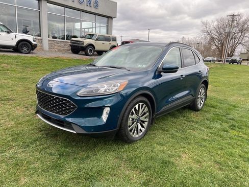 Used 2020 Ford Escape Titanium image 1