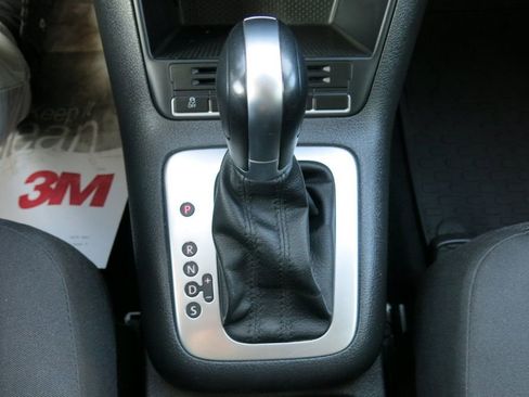 Used 2017 Volkswagen Tiguan Limited w/ Alloy Wheels Package image 28