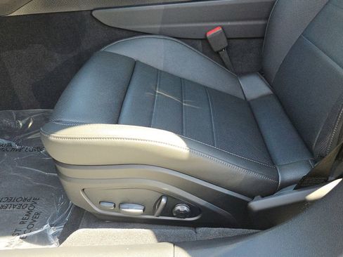 Used 2025 Porsche Panamera RWD image 20