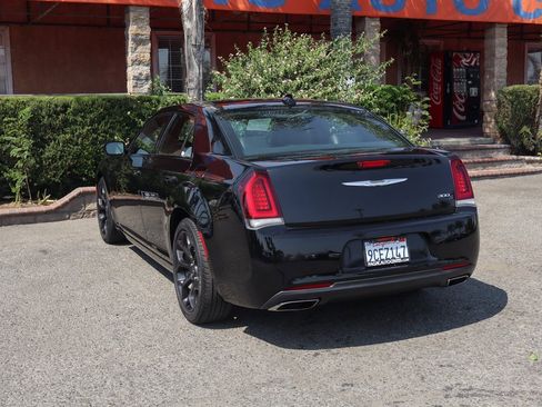 Used 2020 Chrysler 300 S image 5