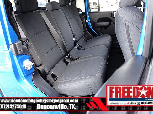 Used 2025 Jeep Gladiator Sport AWD/4WD image 16