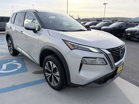 Certified 2022 Nissan Rogue SV image 3