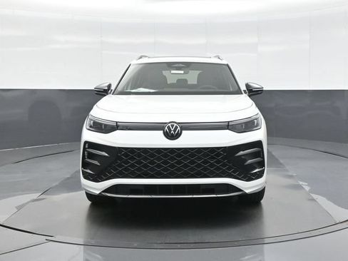 New 2026 Volkswagen Tiguan SE R-Line AWD/4WD image 2