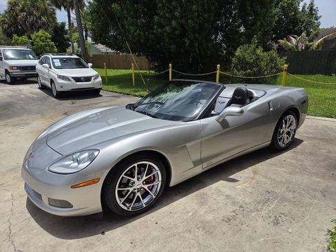 Used 2007 Chevrolet Corvette Convertible w/ Preferred Equipment Group RWD image 19