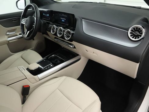 Certified 2022 Mercedes-Benz GLA 250 image 17