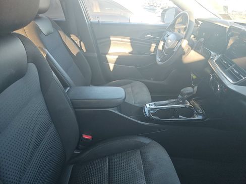 Used 2024 Chevrolet Trax LT FWD image 13