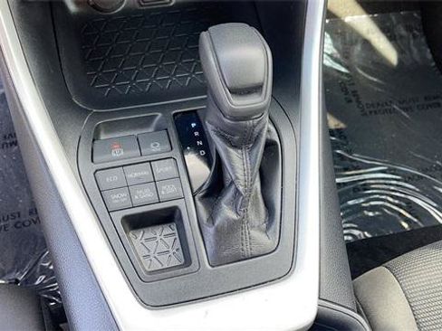 Certified 2020 Toyota RAV4 LE AWD/4WD image 16