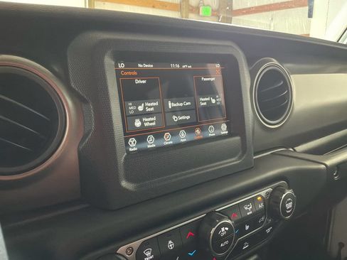 Used 2023 Jeep Wrangler Unlimited w/ Cold Weather Group AWD/4WD image 30