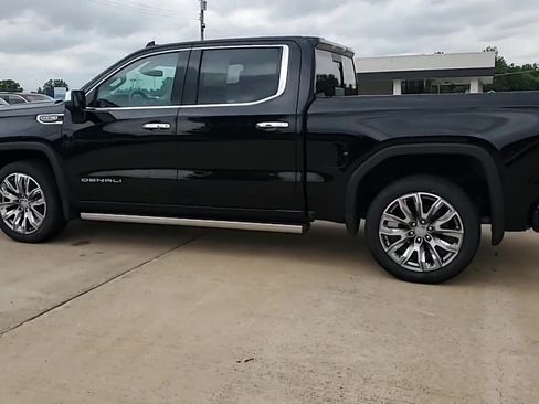 Used 2022 GMC Sierra 1500 Denali w/ Denali Premium Package AWD/4WD image 6
