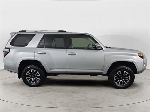 Used 2019 Toyota 4Runner SR5 image 6