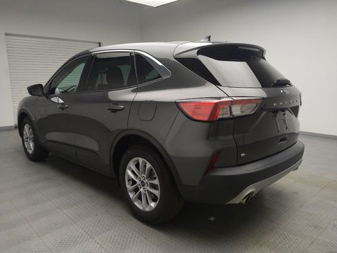 Used 2020 Ford Escape SE image 3