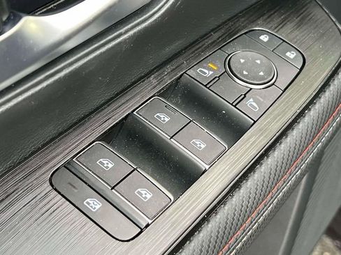 Used 2025 Nissan Kicks SR w/ SR Premium Package image 17