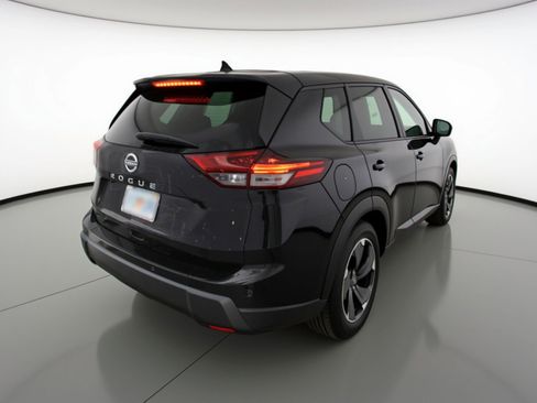 Used 2025 Nissan Rogue SV image 9