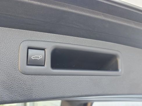 Used 2022 Toyota Highlander XLE image 15