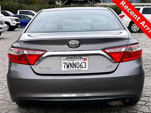 Used 2017 Toyota Camry LE image 5