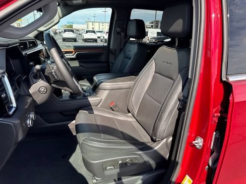 Used 2023 GMC Sierra 1500 Denali w/ Technology Package AWD/4WD image 17