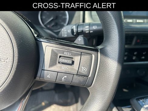 Used 2021 Nissan Rogue S FWD image 12