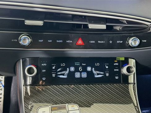 New 2027 Genesis GV70 3.5T Prestige AWD/4WD image 14