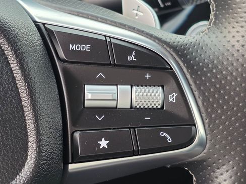 Used 2025 Genesis G70 2.5T AWD/4WD image 21