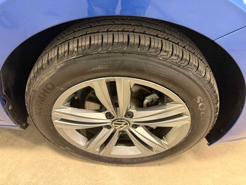 Certified 2024 Volkswagen Jetta SE w/ Panoramic Sunroof Package FWD image 12
