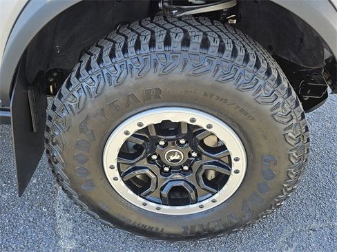 Certified 2022 Ford Bronco Black Diamond w/ Sasquatch Package image 9