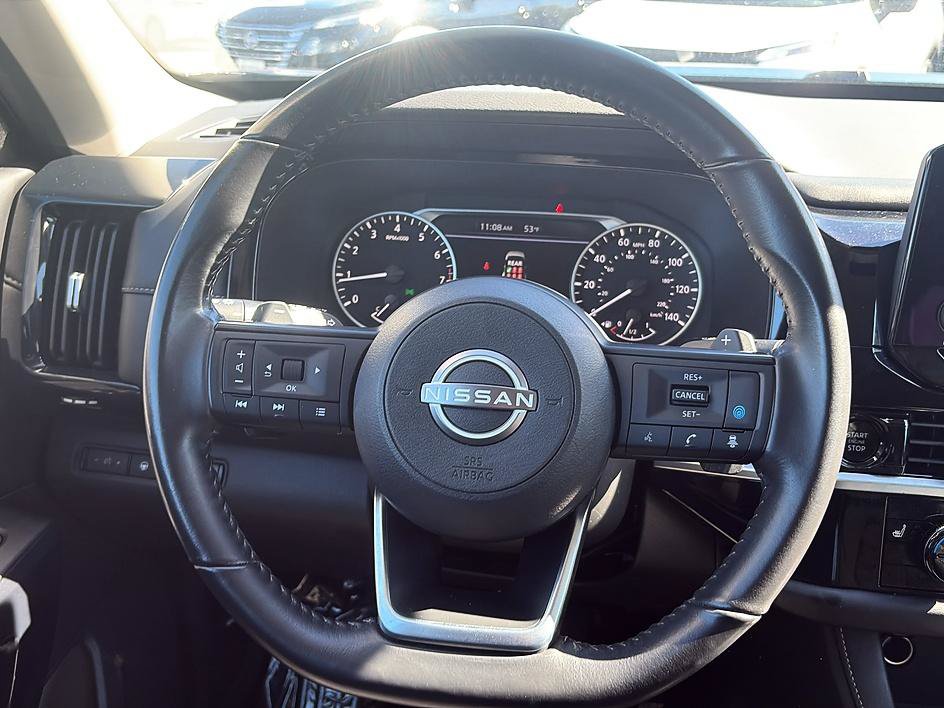 Certified 2025 Nissan Pathfinder SV FWD image 30