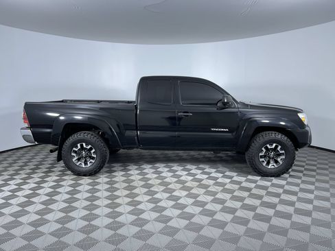 Used 2012 Toyota Tacoma 4x4 Access Cab V6 w/ SR5 Pkg image 10