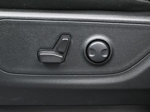 Used 2023 RAM 1500 Big Horn AWD/4WD image 10