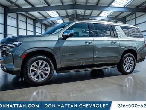 Used 2023 Chevrolet Suburban Premier image 2