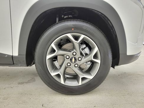 New 2026 Chevrolet Trax LT w/ Driver Confidence Package image 18