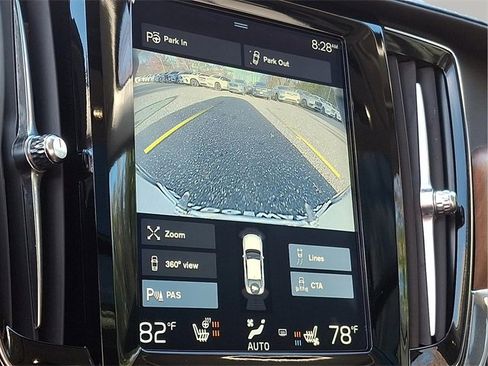 Used 2018 Volvo S90 T6 Inscription w/ Convenience Package image 16