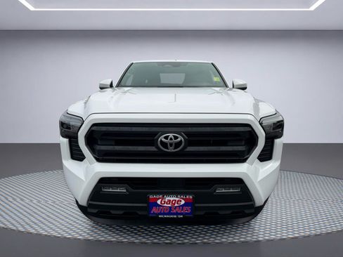 Used 2024 Toyota Tacoma SR5 AWD/4WD image 14