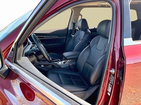 Certified 2024 Kia Telluride EX w/ EX Captain's Chair Package image 26
