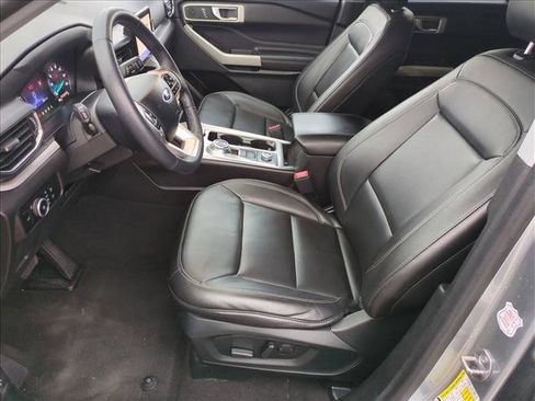 Used 2024 Ford Explorer XLT w/ Equipment Group 202A image 16