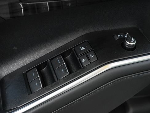 Used 2026 Toyota Highlander Limited AWD/4WD image 23
