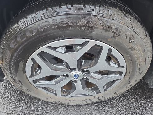Used 2023 Subaru Forester Premium AWD/4WD image 12