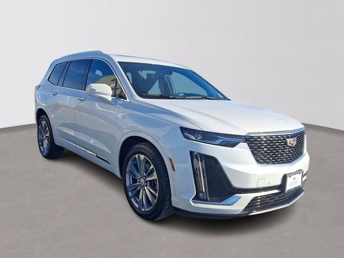 Certified 2024 Cadillac XT6 Premium Luxury image 3