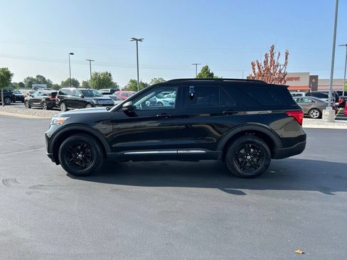 Used 2023 Ford Explorer XLT w/ Equipment Group 202A AWD/4WD image 10