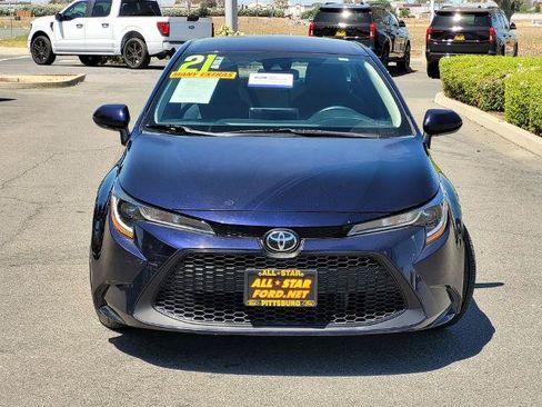 Used 2021 Toyota Corolla LE FWD image 2