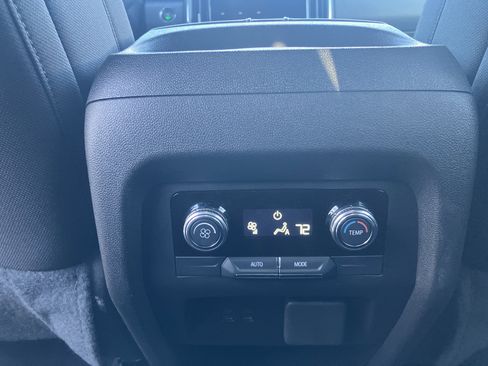 Used 2025 GMC Acadia Elevation image 16