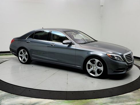 Used 2016 Mercedes-Benz S 550 Sedan image 3