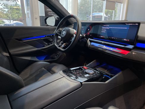 Used 2025 BMW M5 AWD/4WD image 41