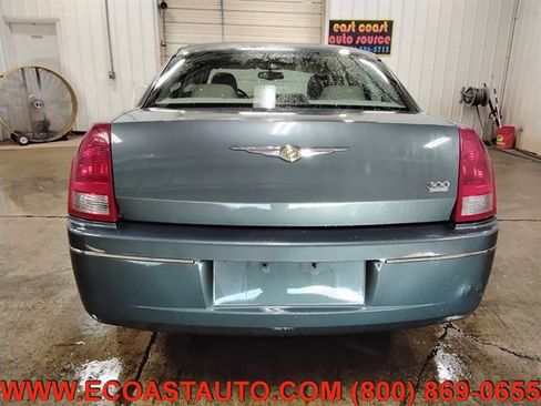 Used 2006 Chrysler 300 Touring RWD image 8