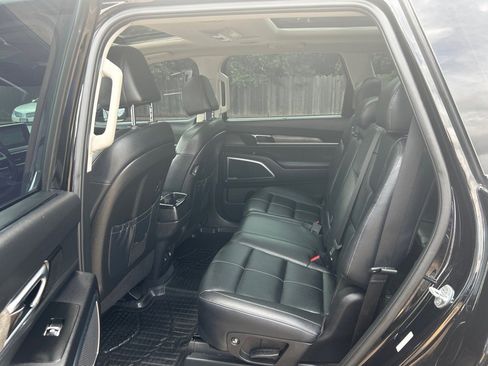 Used 2022 Kia Telluride SX image 12