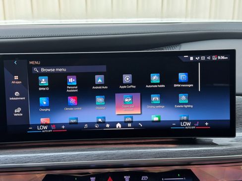Used 2023 BMW i7 xDrive60 w/ Executive Package 2 AWD/4WD image 29