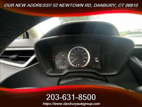 Used 2020 Toyota Corolla LE FWD image 12