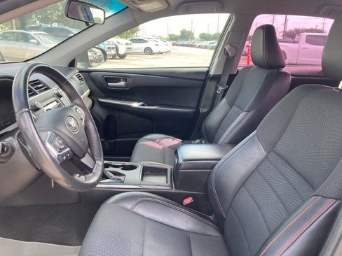 Used 2017 Toyota Camry SE FWD image 10
