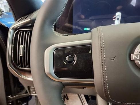 New 2025 Nissan Armada Platinum Reserve image 18